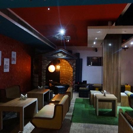 Hotel Rajdhani Regency Guwahati Buitenkant foto